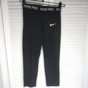 Nike Pro Leggings in Black - Size Large